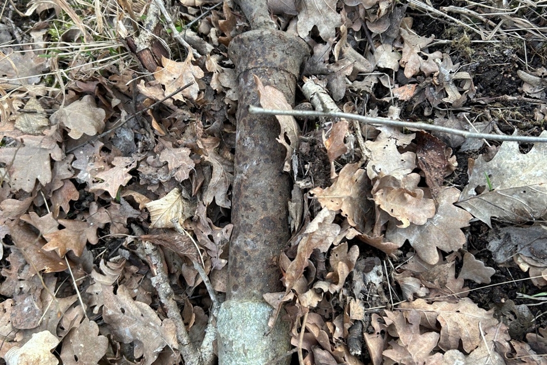 Polizei Sachsen meldet: Spaziergänger findet Granaten