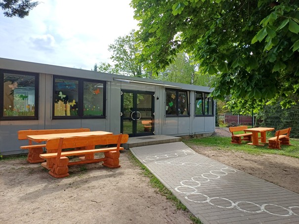 Neue Sitzbänke im Grünen Klassenzimmer
